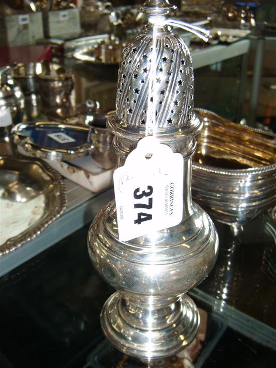 Silver sugar sifter(-)